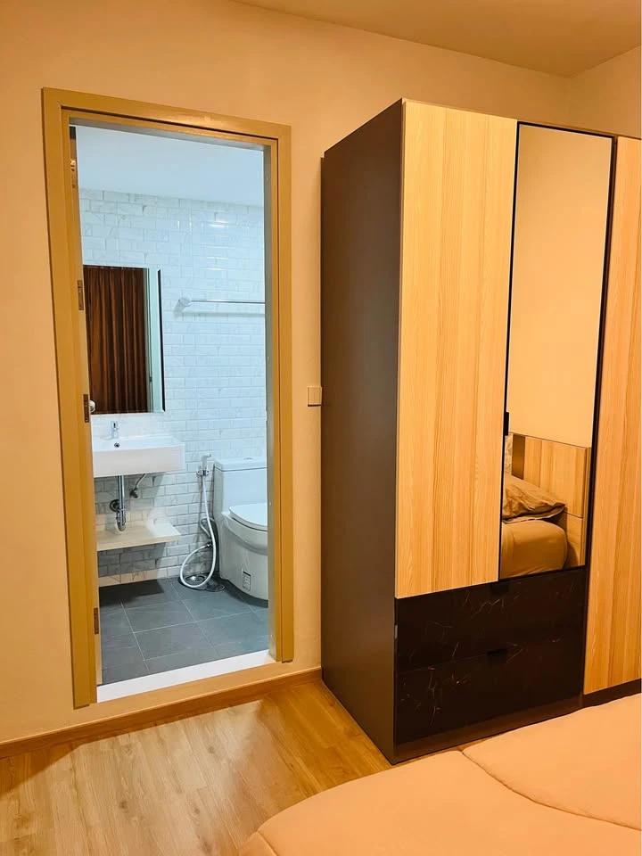 For rent Feel Condo Lat Phrao 122, a nice room, complete with furniture and electrical appliances. If you don't reserve, you'll regret it later.