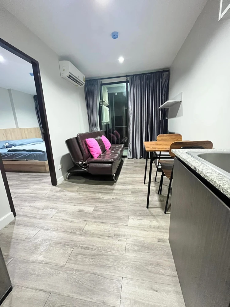 For rent G Condo Sriracha, ready to move in, great price, everything in one place, hurry and reserve before you miss out.