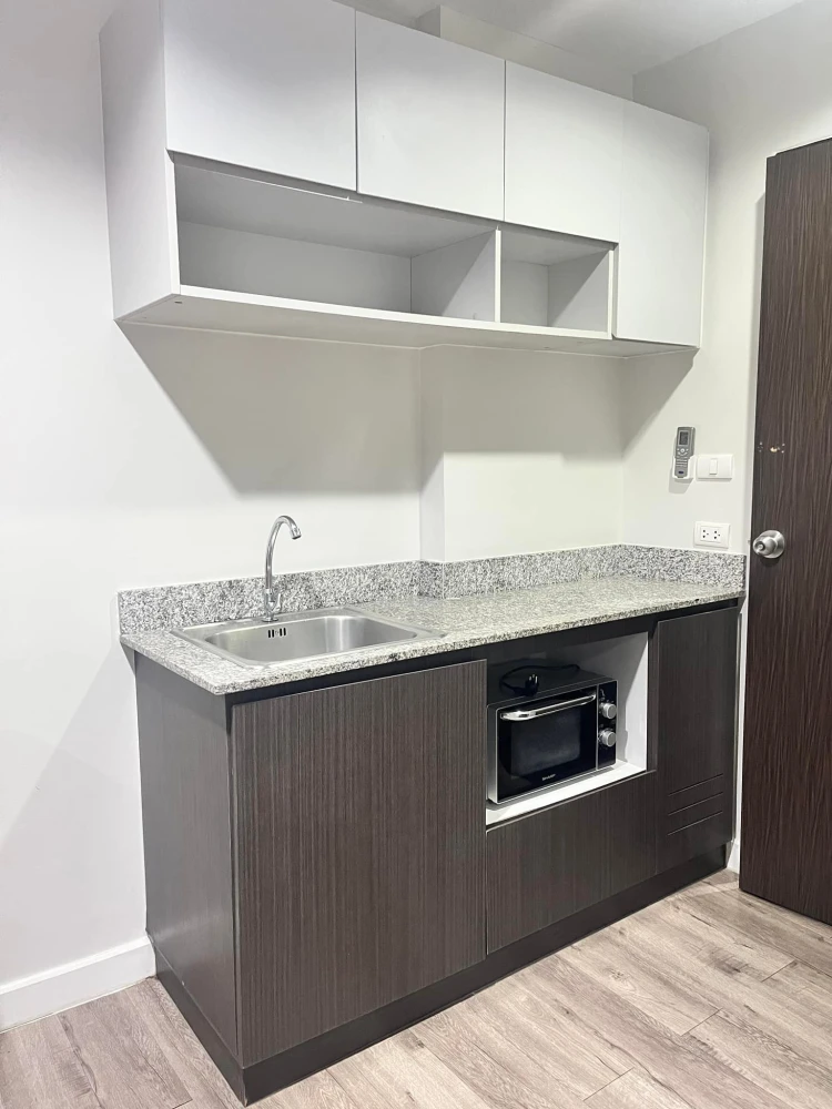 For rent G Condo Sriracha, ready to move in, great price, everything in one place, hurry and reserve before you miss out.