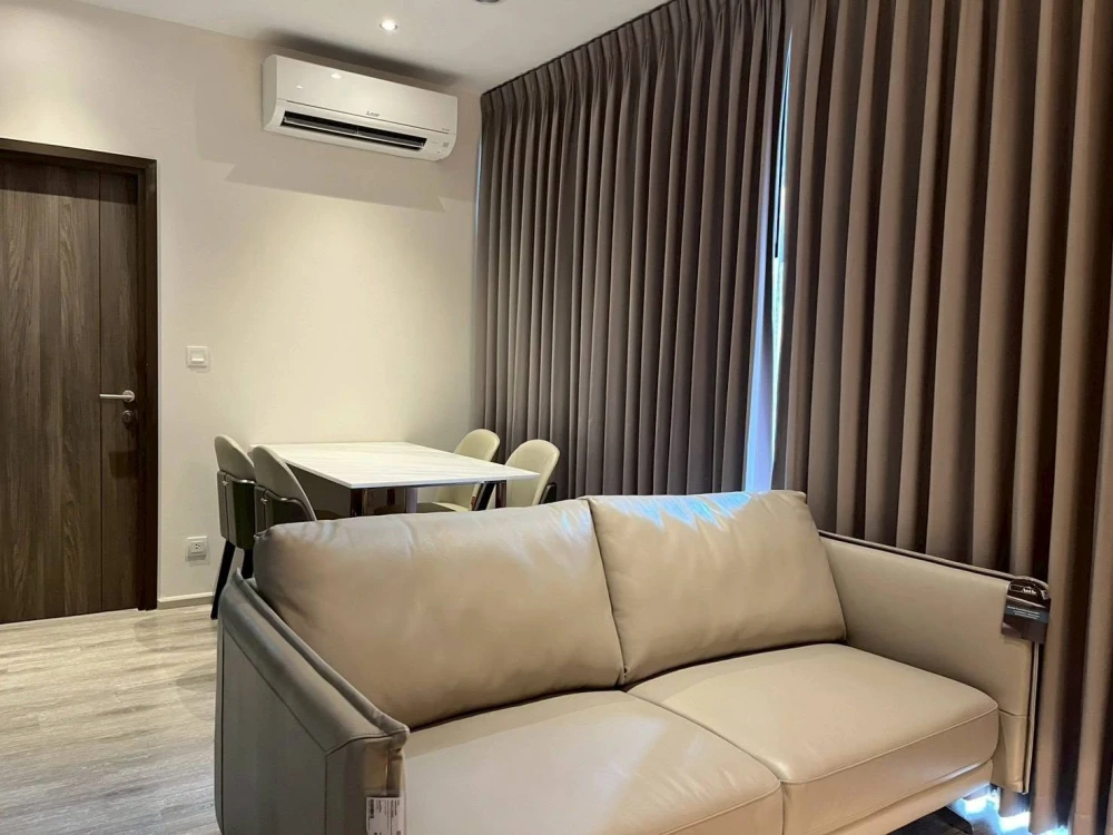 Rent out your spacious and comfortable IDEO MOBI ASOKE condo. Enjoy ample living space and high-quality built-in furnishings. Everything you need is r