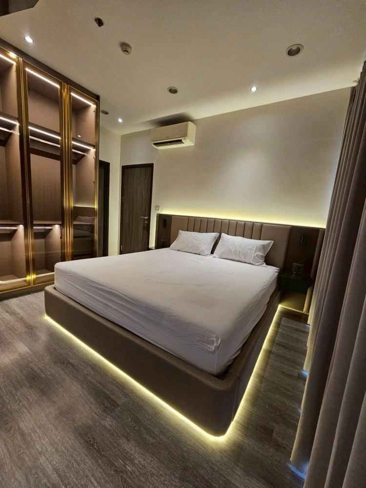 Rent out your spacious and comfortable IDEO MOBI ASOKE condo. Enjoy ample living space and high-quality built-in furnishings. Everything you need is r