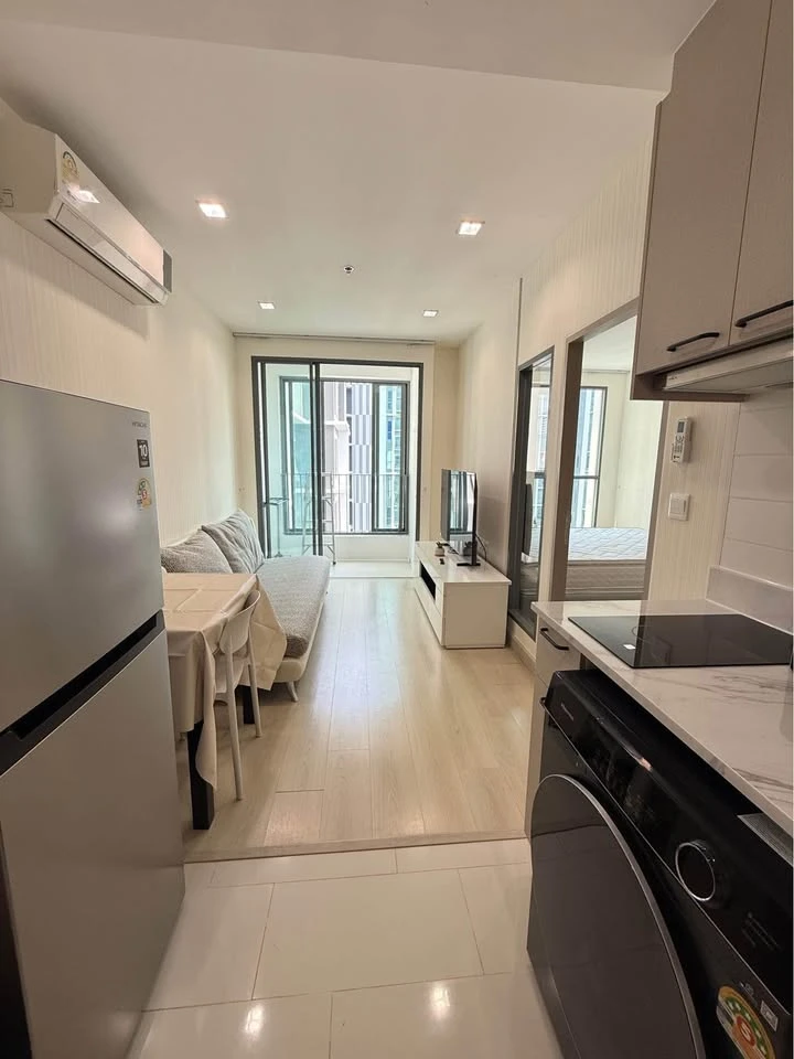 Ideo Mobi Sukhumvit 81 condo for rent. Ready to move in, fully furnished, great price. Book now!
