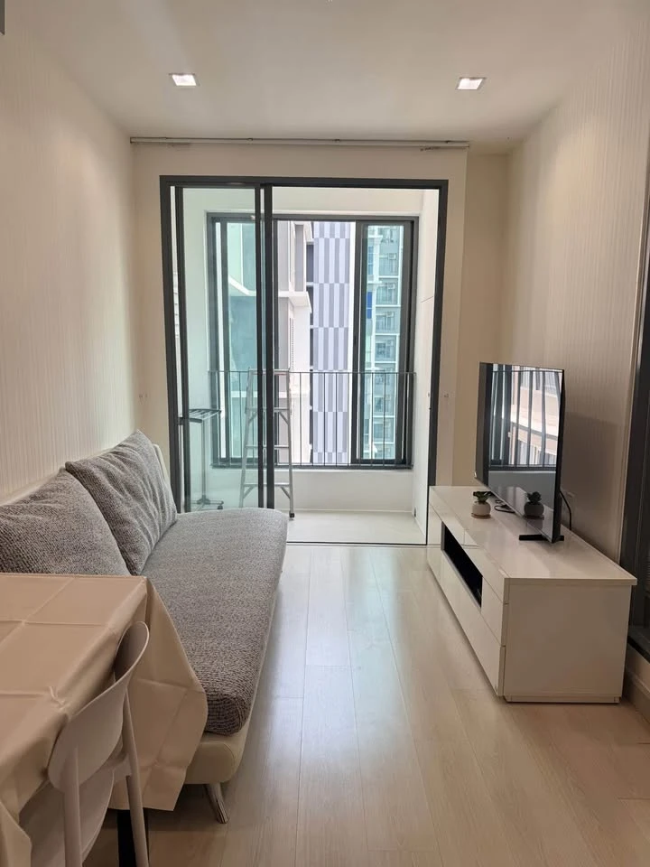 Ideo Mobi Sukhumvit 81 condo for rent. Ready to move in, fully furnished, great price. Book now!