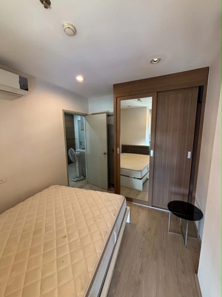 Condo for rent at IDEO SATHORN THAPRA. Fully furnished and equipped with appliances. Just bring your personal belongings and move in!