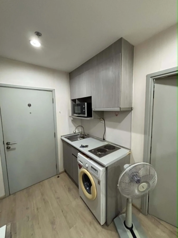 Condo for rent at IDEO SATHORN THAPRA. Fully furnished and equipped with appliances. Just bring your personal belongings and move in!