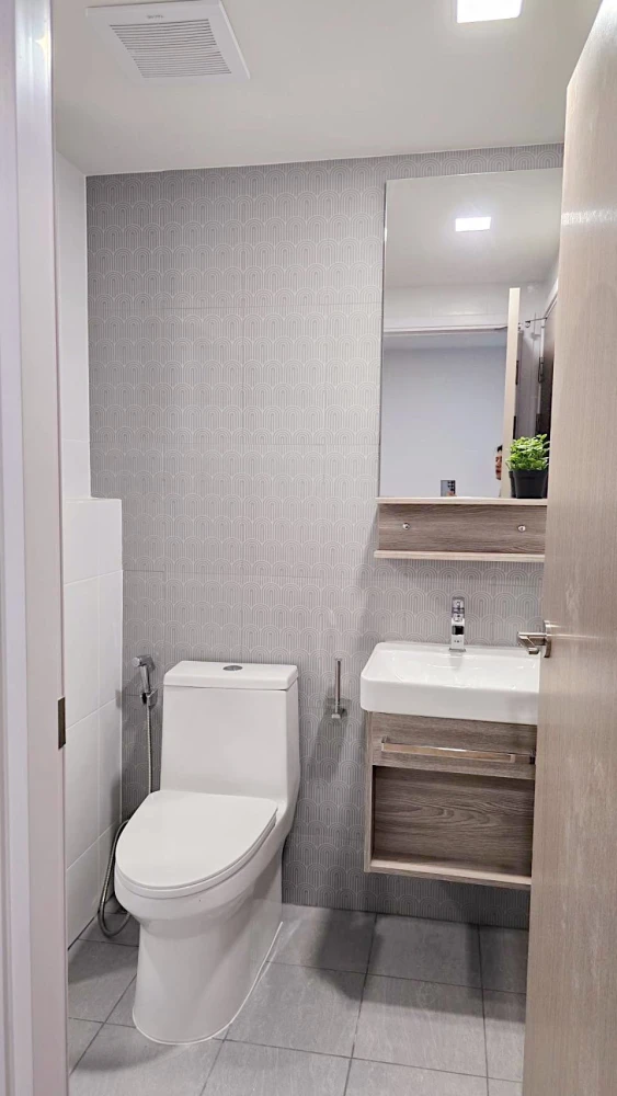 KAVE LUMINOUS BANGMOD 1 BEDROOM EXCLUSIVE unit for rent, fully furnished with appliances. Book now!