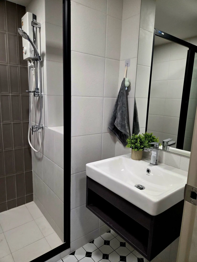 Kave Wonderland condo for rent: "Corner unit, interior view, no direct sunlight all day" (these corner units are rare!). Book now, don't wait!