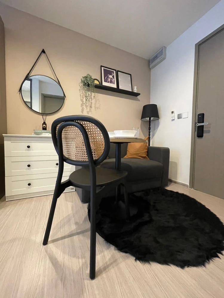For rent Life Asoke Hype, the best location near MRT Rama 9 (walkable!), ready to move in immediately.