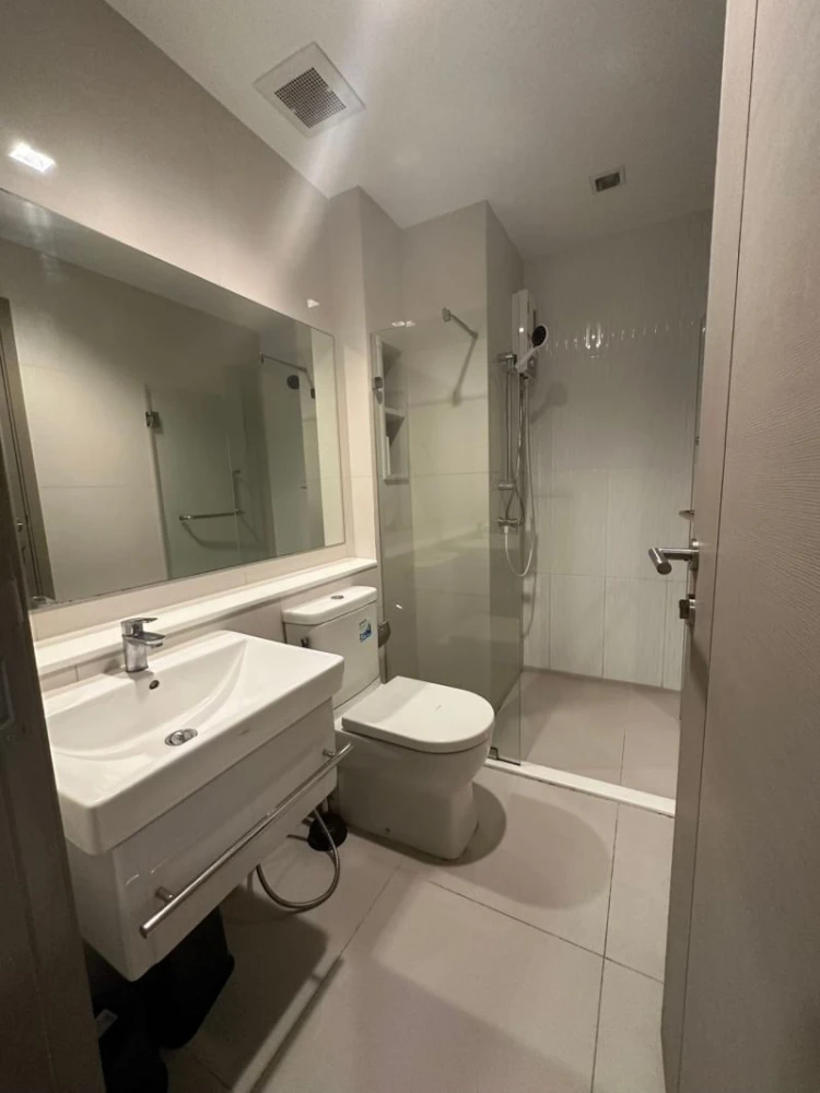 For rent: Life Asoke Rama 9, 36th floor, fully furnished, ready to move in!!