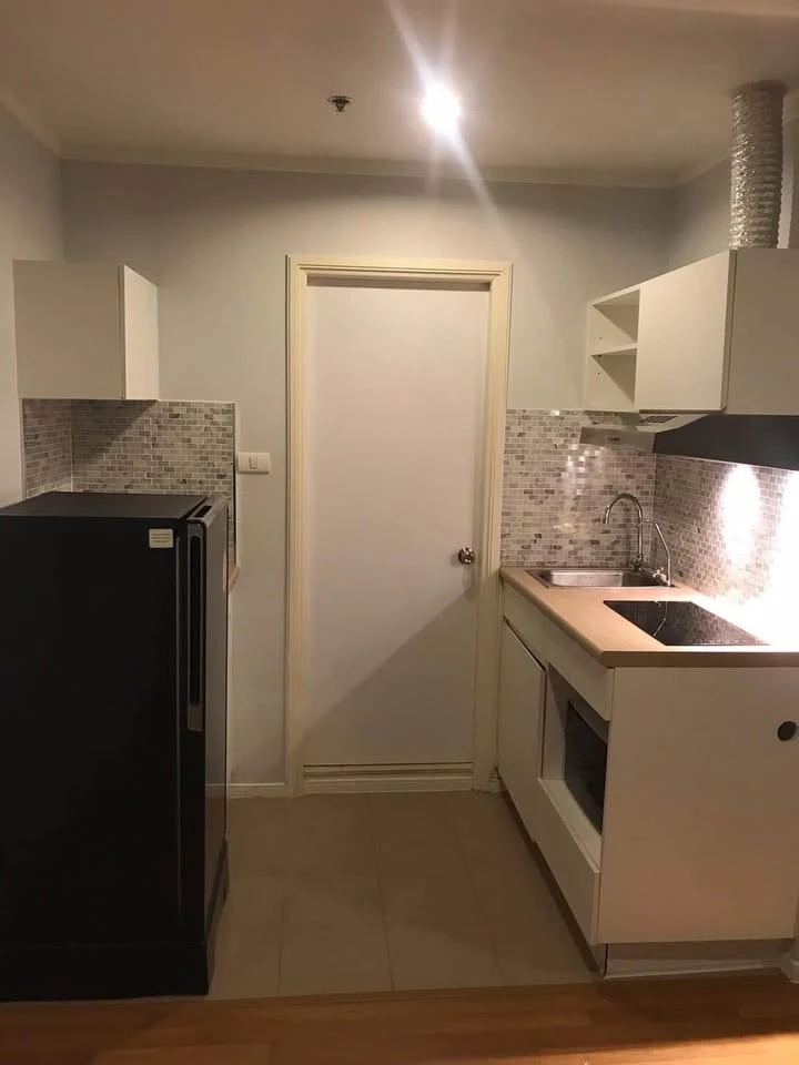 Ready-to-move-in condo for rent at Lumpini Park Rama 9–Ratchada. Fully furnished with appliances. Just bring your personal belongings and move in! Don
