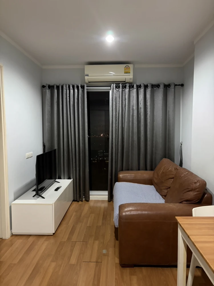 Ready-to-move-in condo for rent at Lumpini Park Rama 9–Ratchada. Fully furnished with appliances. Just bring your personal belongings and move in! Don