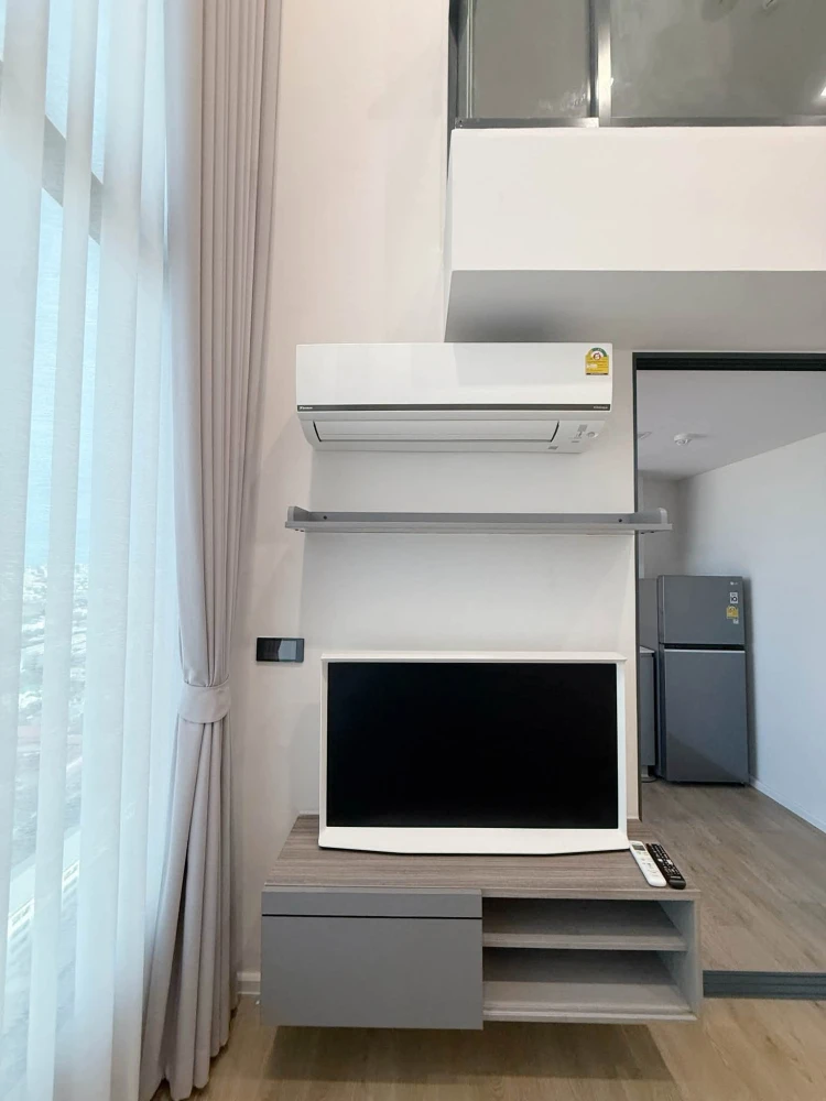 Modiz Rhyme Ramkhamhaeng Duplex, 2-story corner unit, 28th floor, beautiful city view. Book now! Don't wait!