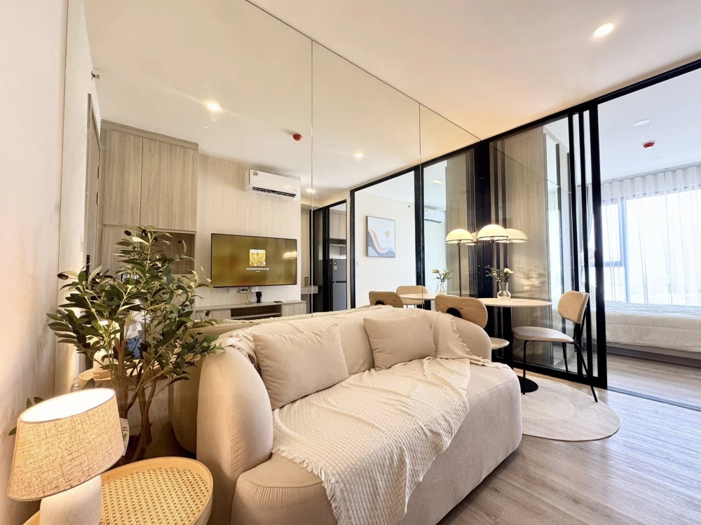 Ready-to-move-in condo for rent at Origin Place Bangna. Fully furnished with appliances. Just bring your personal belongings! Don't wait!