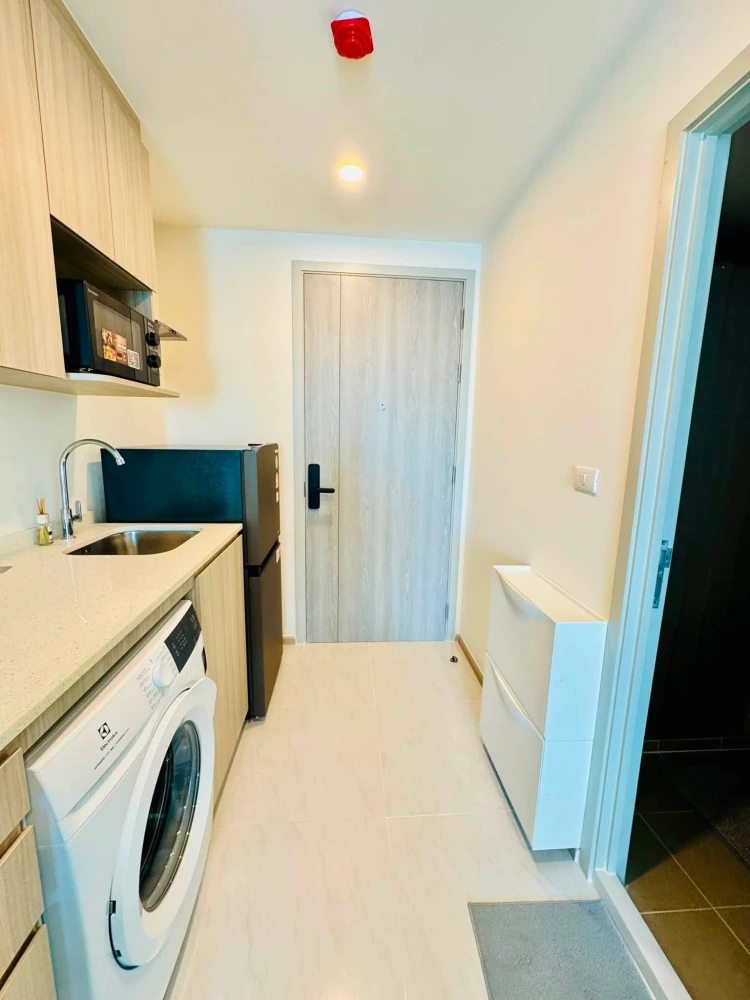 Apartment for rent at Origin Play Sriudom Station. Nice unit on the 5th floor with an unobstructed view. Quiet, peaceful, and private. Book now!