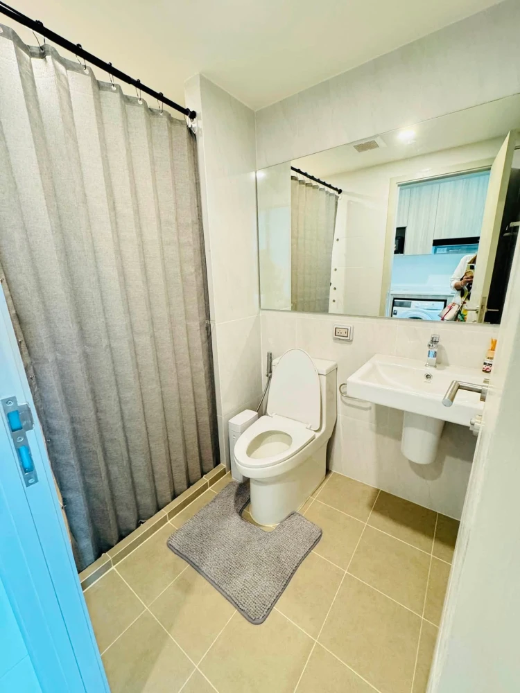 Apartment for rent at Origin Play Sriudom Station. Nice unit on the 5th floor with an unobstructed view. Quiet, peaceful, and private. Book now!