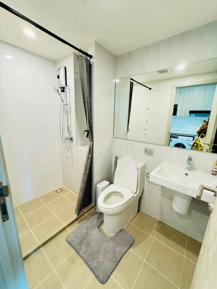 Apartment for rent at Origin Play Sriudom Station. Nice unit on the 5th floor with an unobstructed view. Quiet, peaceful, and private. Book now!