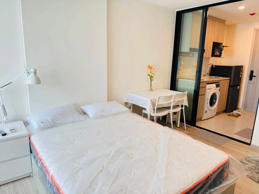 Apartment for rent at Origin Play Sriudom Station. Nice unit on the 5th floor with an unobstructed view. Quiet, peaceful, and private. Book now!