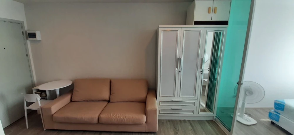 Regent Home Bangna apartment for rent. Nice and comfortable, fully furnished. Just bring your belongings and move in! You won't want to miss this oppo