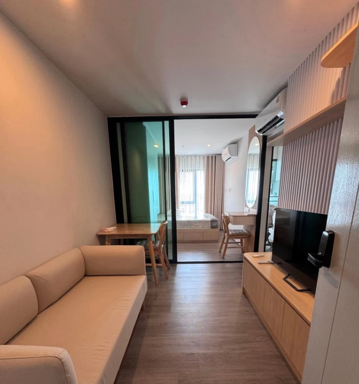 Regent Home Wuttaka condo for rent. Nicely furnished with high-quality built-in features. Amazing price! Come and see it today! You won't want to miss