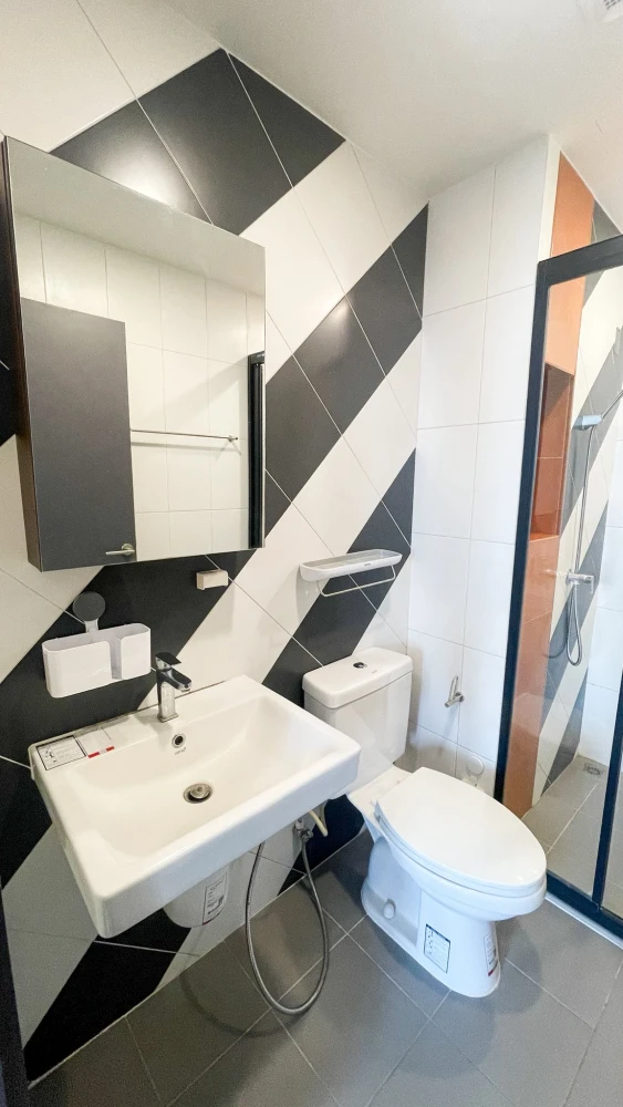 For rent: The Base Saphanmai, ready to move in, fully equipped with amenities. Just bring your belongings and move in. Don't miss out!