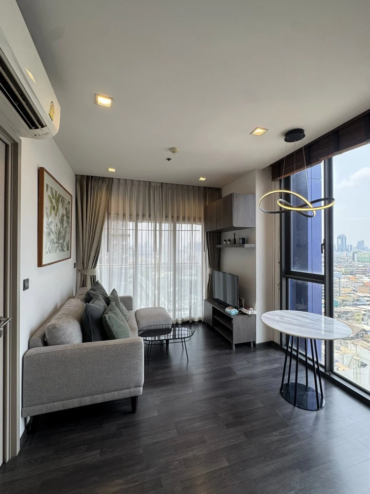 For rent: The Line Asoke-Ratchada. The room is ready to move in. Complete facilities You must reserve now.
