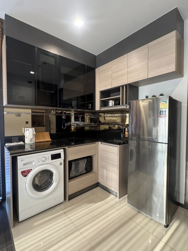 For rent: The Line Asoke-Ratchada. The room is ready to move in. Complete facilities You must reserve now.