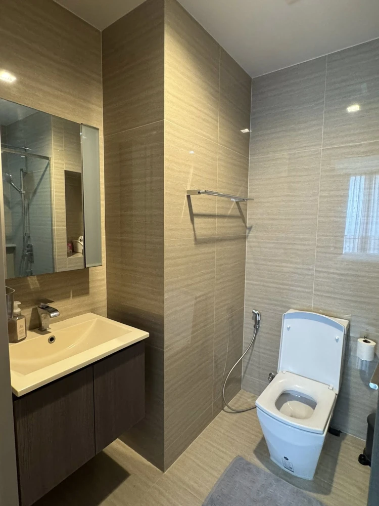 For rent: The Line Asoke-Ratchada. The room is ready to move in. Complete facilities You must reserve now.
