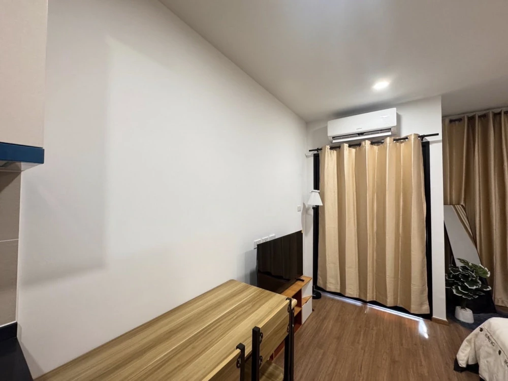 Studio room for rent at The LIVIN Phetkasem, 33rd floor, high floor with view. Fully furnished with appliances. Book now!
