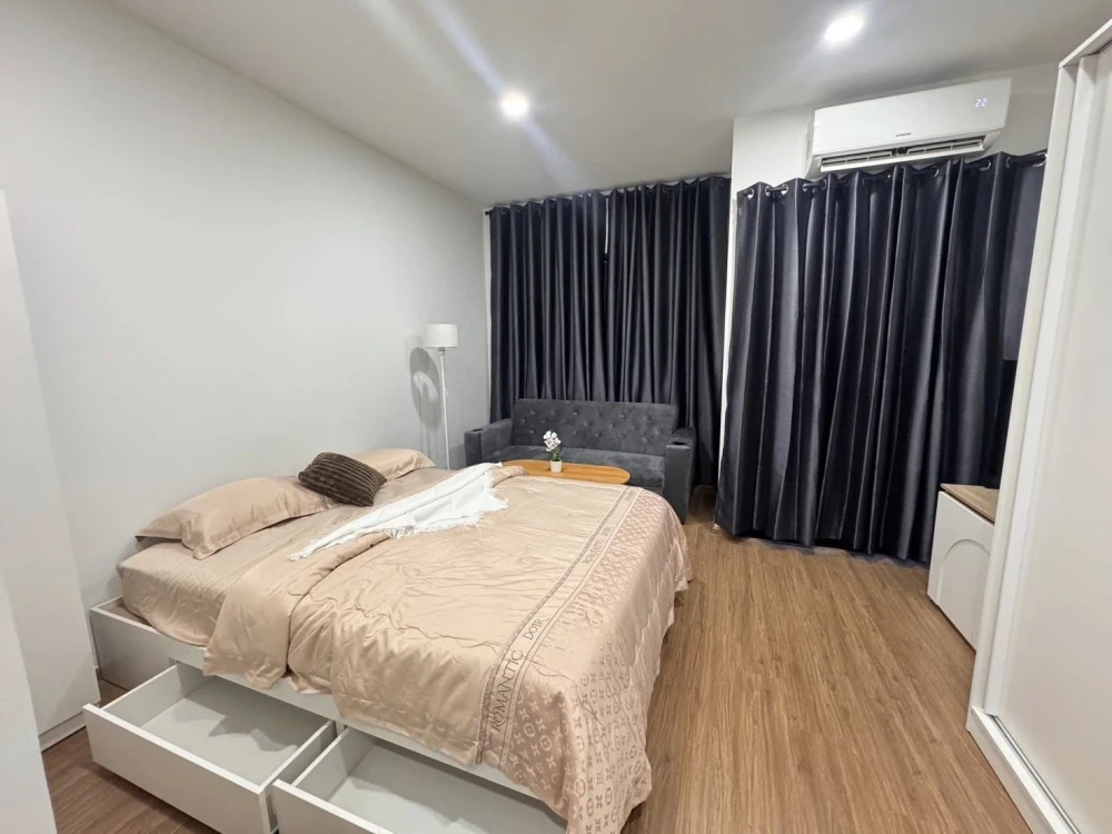 Ready-to-move-in condo for rent at The LIVIN Phetkasem. Fully furnished with complete amenities. Great price! Book now before it's too late!