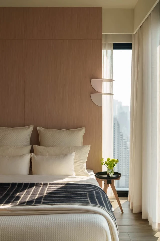 For rent: The Lofts Silom Duplex, 2 bedrooms, 2 bathrooms, 5.6-meter high ceilings, 29th floor, East-facing with city view. Book now!