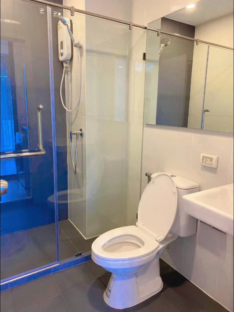 For rent: The Origin Ram 209 Interchange, a nice room on the 16th floor with a high view. Come and reserve now. Don't miss out.
