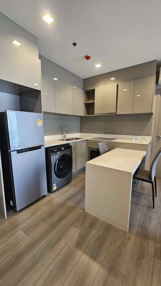 For rent: The Politan Rive, ready to move in, lots of usable space, 18th floor, river view, hurry and reserve.