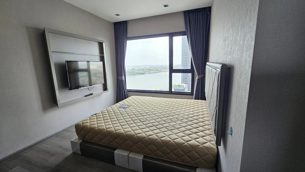 For rent: The Politan Rive, ready to move in, lots of usable space, 18th floor, river view, hurry and reserve.