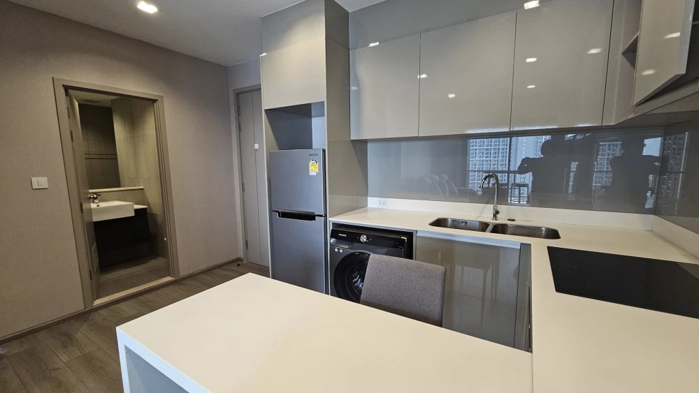 For rent: The Politan Rive, ready to move in, lots of usable space, 18th floor, river view, hurry and reserve.