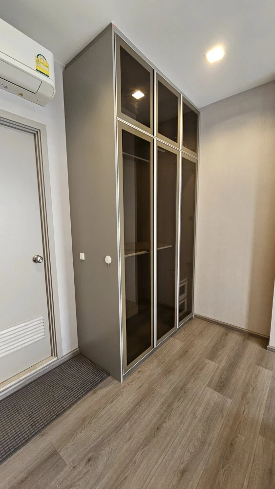 For rent: The Politan Rive, ready to move in, lots of usable space, 18th floor, river view, hurry and reserve.