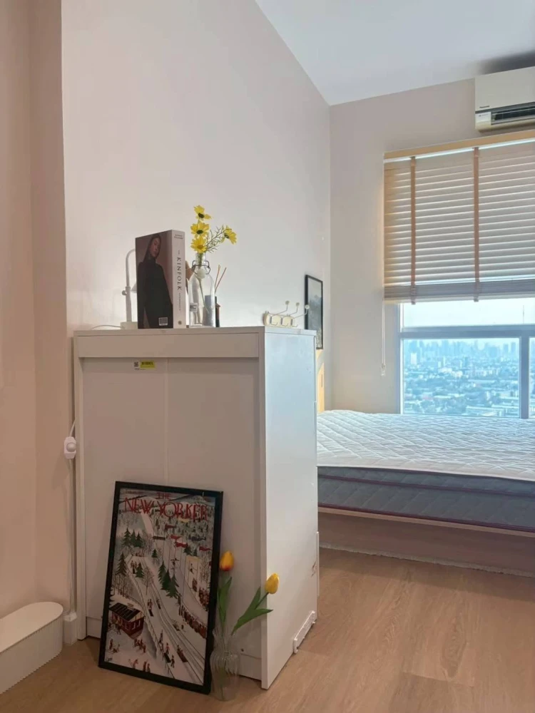 For rent: The Stage Taopoon-Interchange, 36th floor, featuring a view of the Chao Phraya River bend. This minimalist-style unit is one you shouldn't m