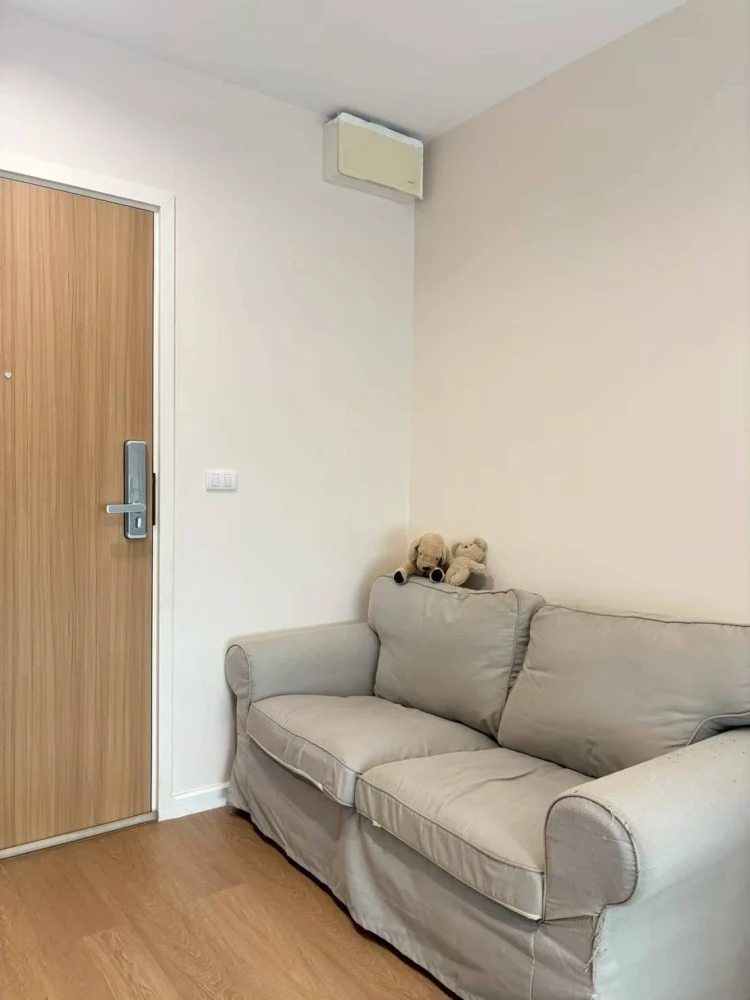 For rent: The Stage Taopoon-Interchange, 36th floor, featuring a view of the Chao Phraya River bend. This minimalist-style unit is one you shouldn't m