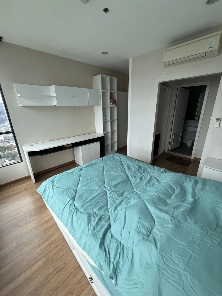For rent: The Tree Rio Bang-Aor Station, large room, comfortable, lots of usable space, high floor, full view of the Chao Phraya River, come and reser