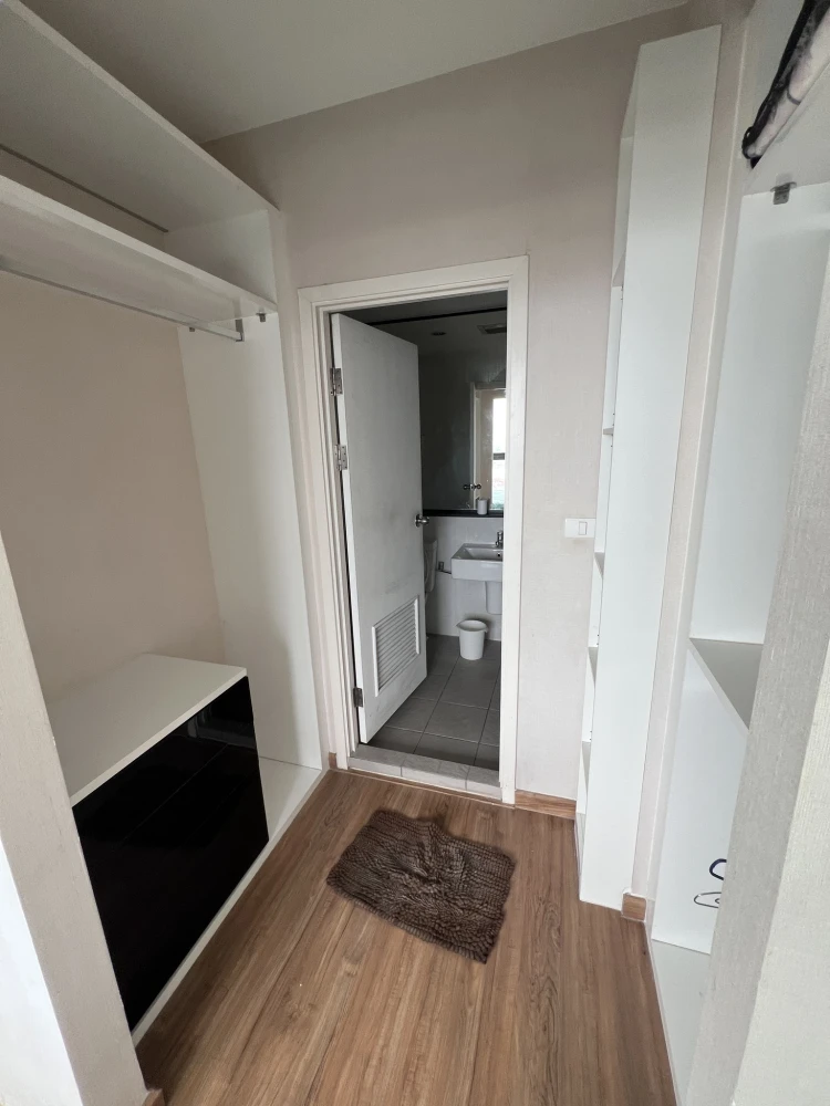 For rent: The Tree Rio Bang-Aor Station, large room, comfortable, lots of usable space, high floor, full view of the Chao Phraya River, come and reser