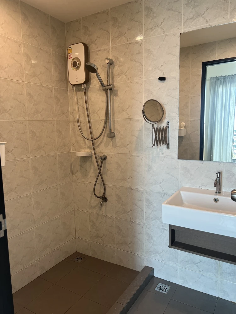 For rent: Grene Condo Don Mueang Songprapa, separate rooms clearly, comes with a great price, just bring your belongings and move in.