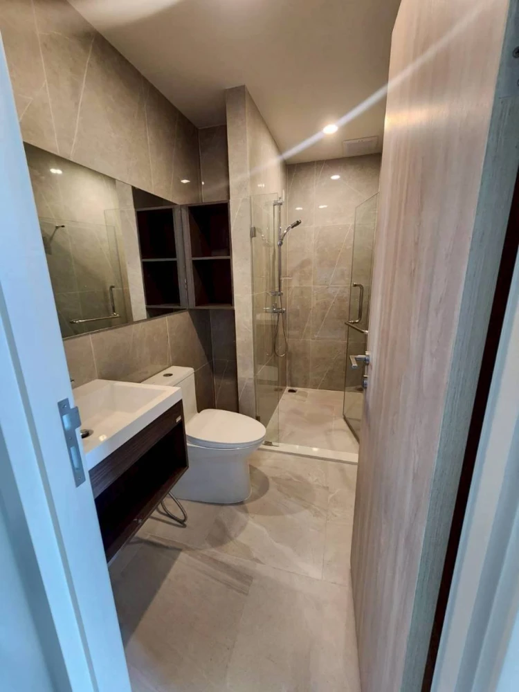 For rent or sale: Nue District R9 Rama 9. Large, comfortable rooms with ample living space. Don't miss out!