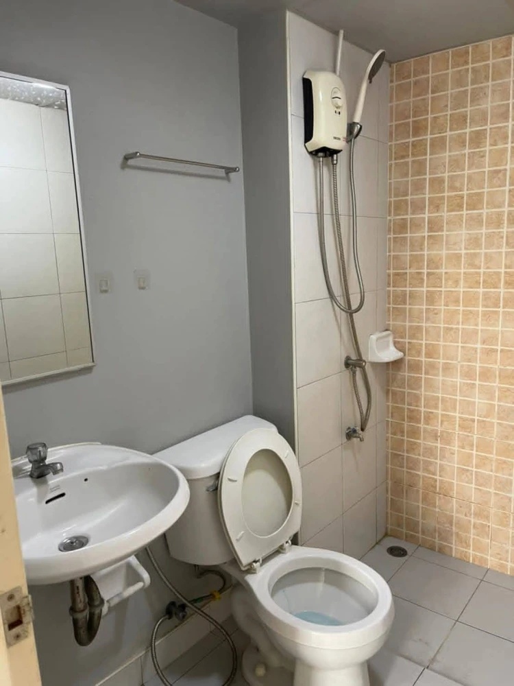 For rent: Lumpini Romklao-Suvarnabhumi condo, studio room, 2nd floor. Great value! Don't miss out!