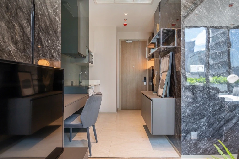 Condo for rent: Ashton Silom. Beautifully decorated room. Simple and luxurious. 10th floor. Just the right height. Come and reserve before you miss yo