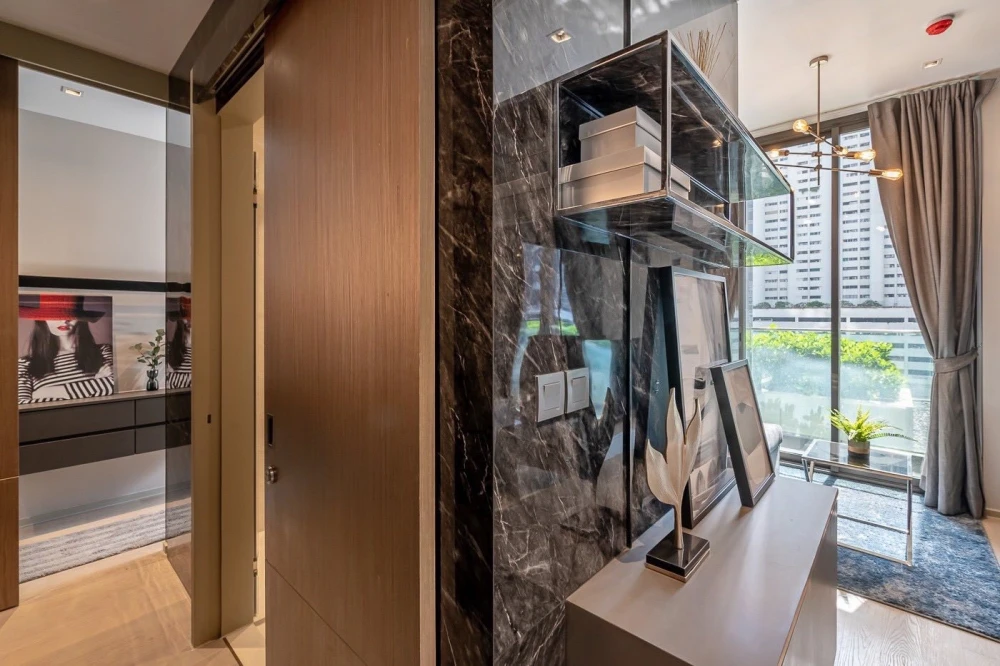 Condo for rent: Ashton Silom. Beautifully decorated room. Simple and luxurious. 10th floor. Just the right height. Come and reserve before you miss yo