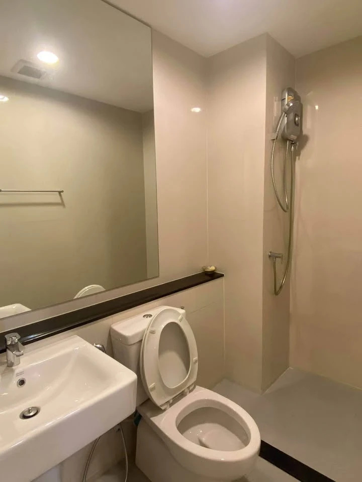 Condo for rent, Aspire Erawan, well-separated room, fully furnished, electrical appliances. Come and reserve now, don't wait.
