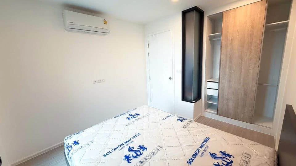 Condo for rent: Denim Jatujak. Large room, private corner room, airy and comfortable. Hurry and reserve before you miss your chance.