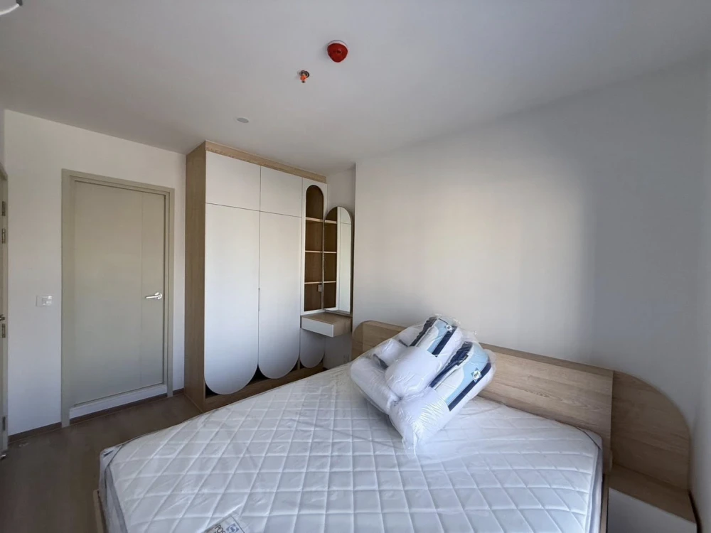 Condo for rent, Life Rama 4 - Asoke, ready to move in, complete with amenities, just bring your own luggage and move in. You must reserve.
