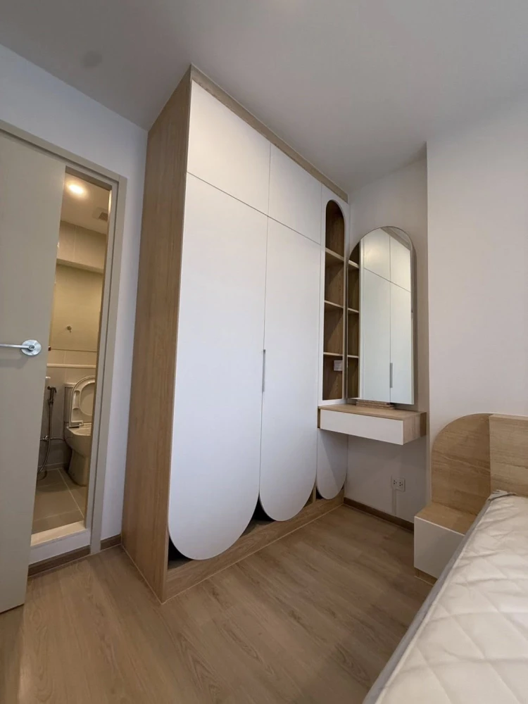 Condo for rent, Life Rama 4 - Asoke, ready to move in, complete with amenities, just bring your own luggage and move in. You must reserve.