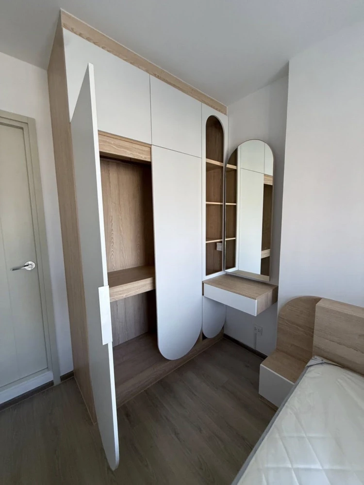 Condo for rent, Life Rama 4 - Asoke, ready to move in, complete with amenities, just bring your own luggage and move in. You must reserve.