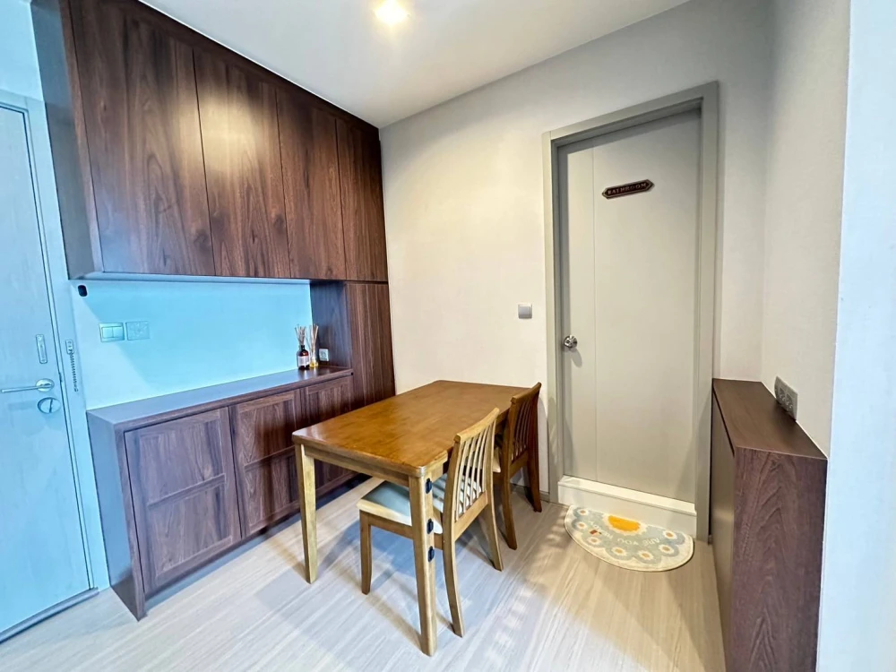 Condo for rent: Life Sukhumvit 62, a nice room, complete with furniture and electrical appliances. If you don't reserve, you'll regret it later.